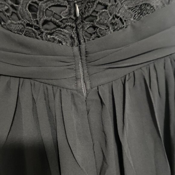 Elegant Black Lace Women's Dress - Picture 5 of 10